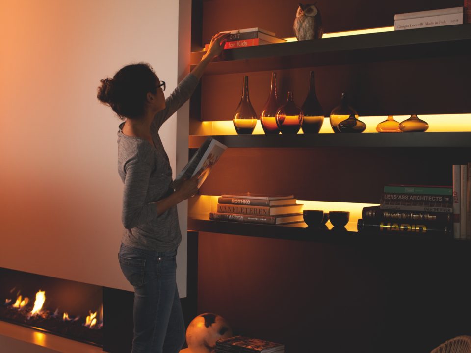 Philips HUE Lightstrip Plus V4 2m Base Kit/1m Extension